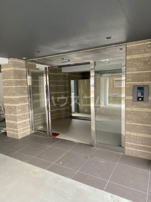 20/26 エントランス