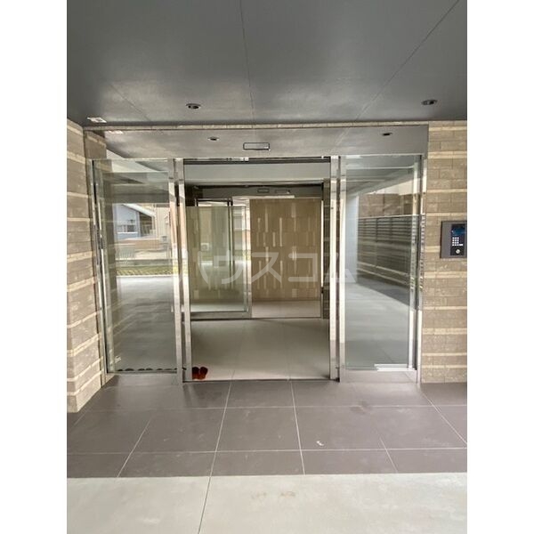 14/19 エントランス