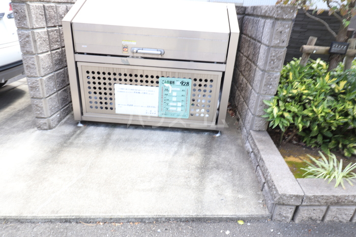 18/28 駐車場