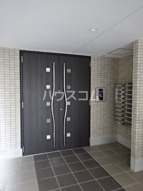 25/28 エントランス