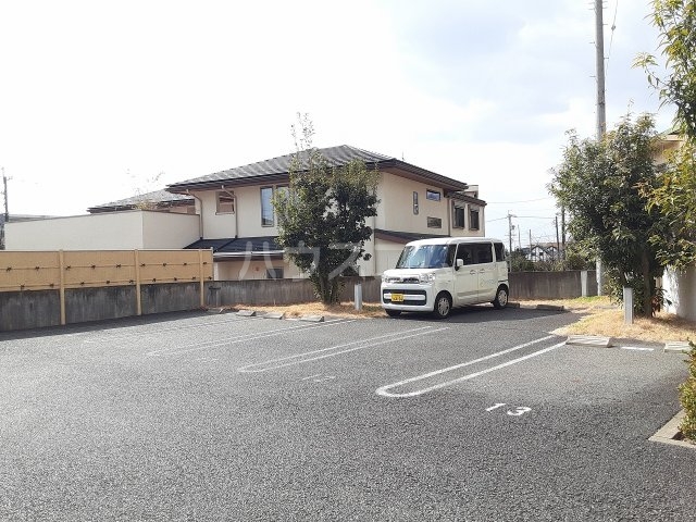 28/30 駐車場