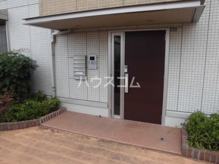 16/26 エントランス