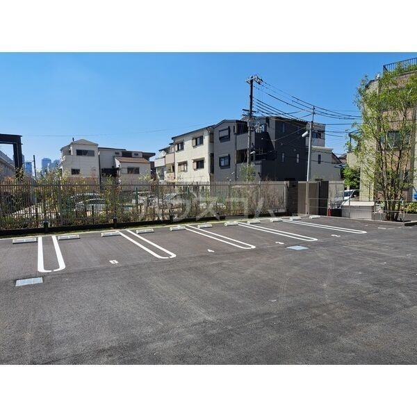 18/26 駐車場