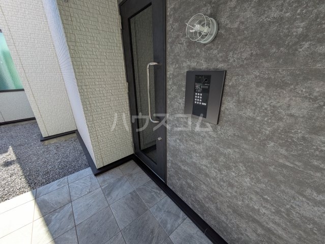 21/30 エントランス