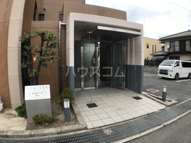 22/28 エントランス