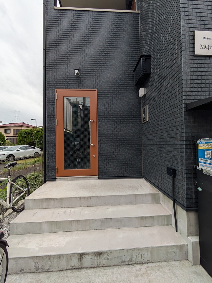 22/29 エントランス