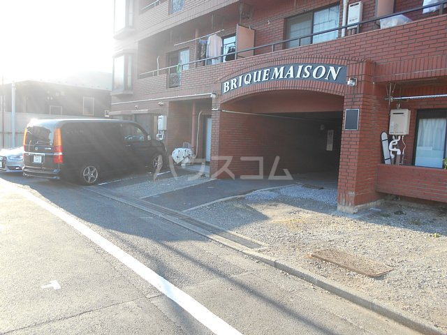 19/28 エントランス