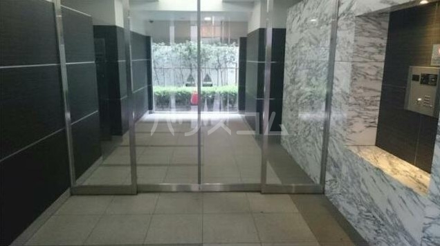 13/23 エントランス