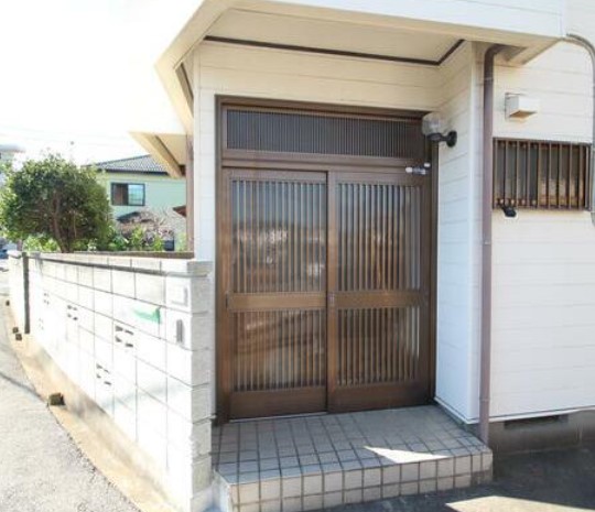 2/2 エントランス