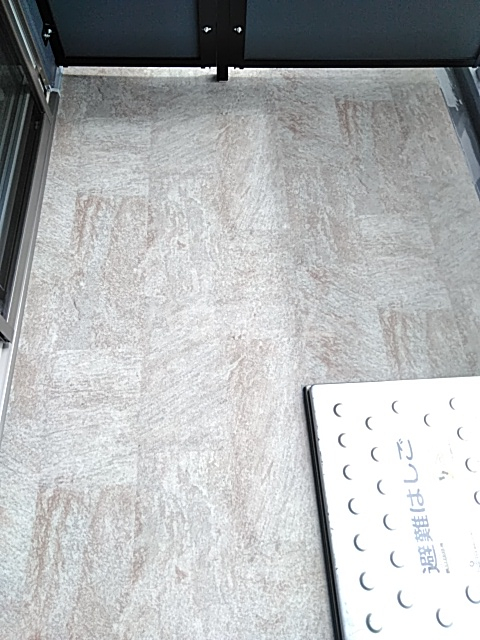 18/27 バルコニー