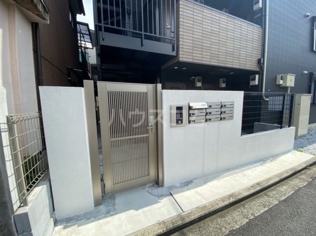 18/25 エントランス