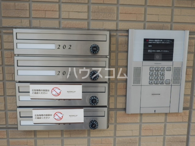 13/23 エントランス