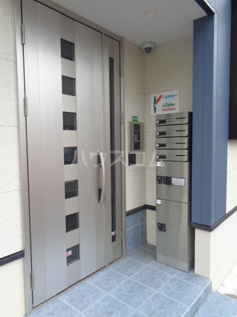 21/30 エントランス