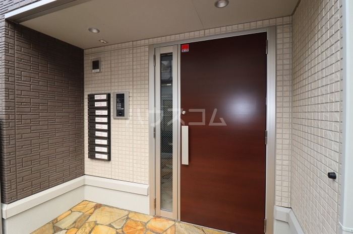 17/19 エントランス