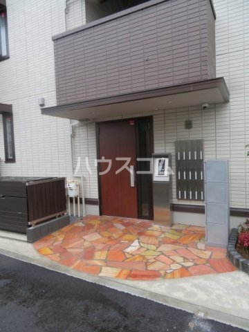 25/28 エントランス