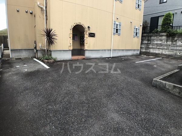 26/30 駐車場