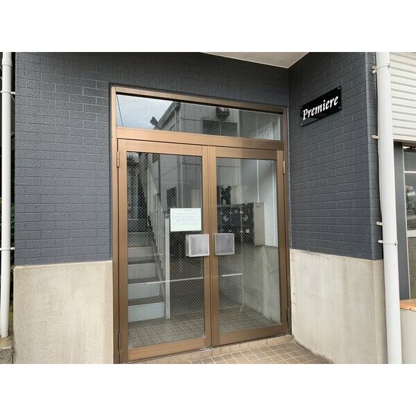 15/18 エントランス