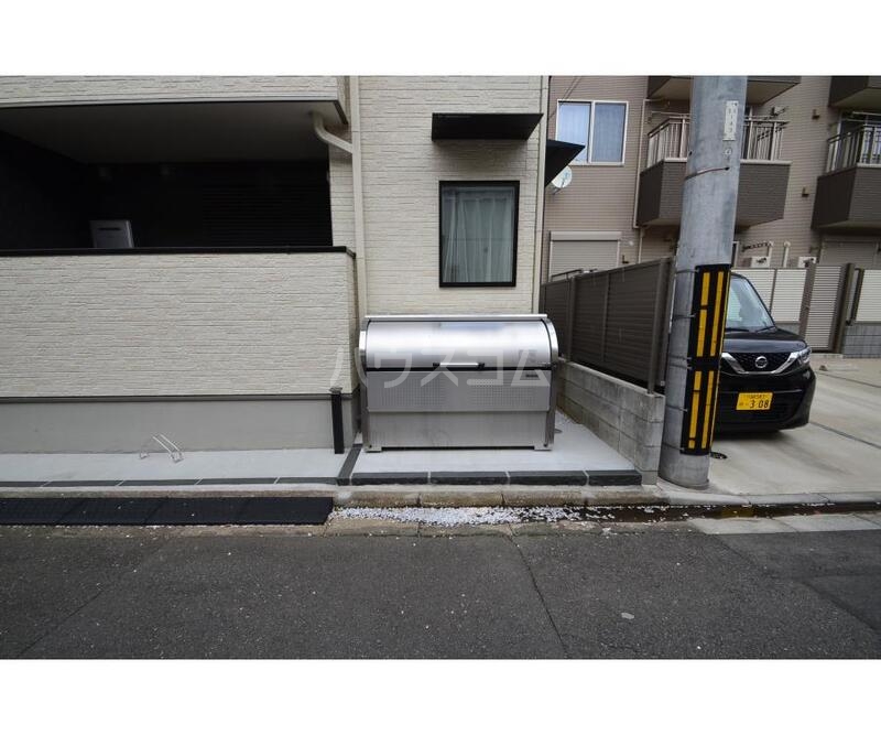 27/30 駐車場