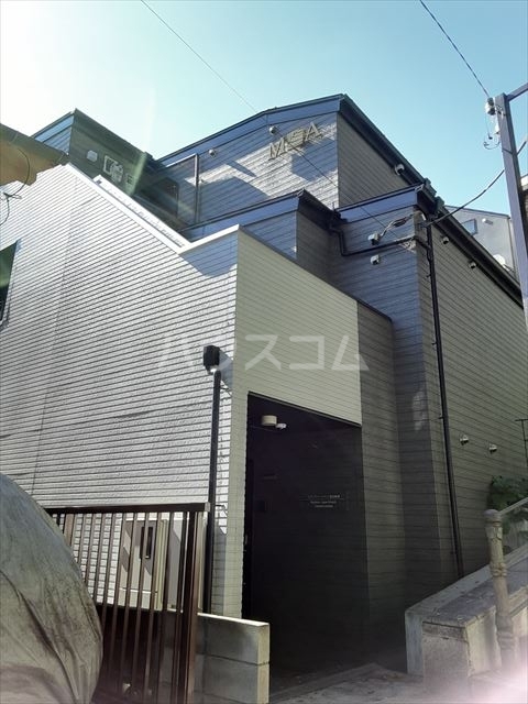 16/19 エントランス