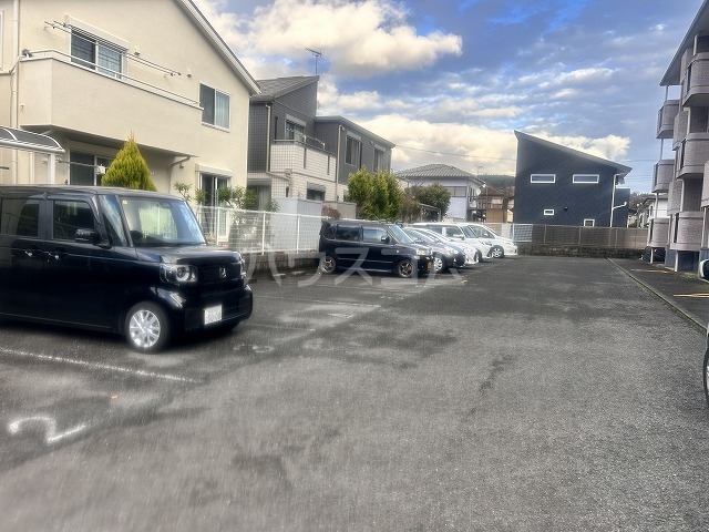 23/27 駐車場