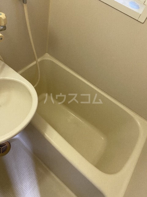 13/28 浴室