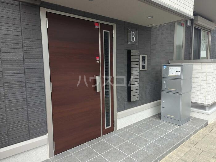 2/5 エントランス