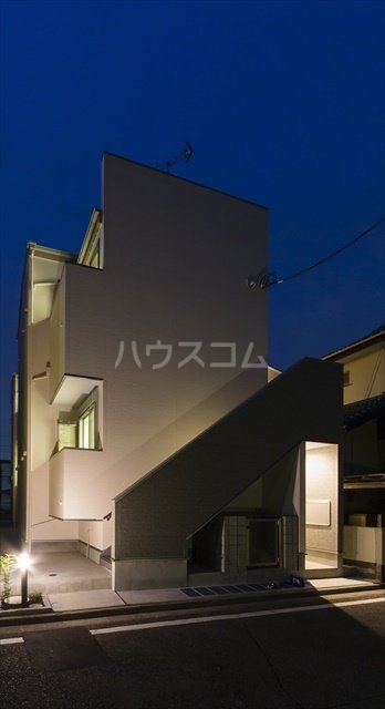 20/30 エントランス