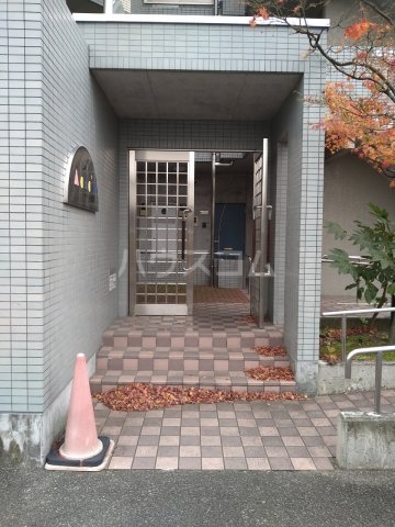 20/22 エントランス