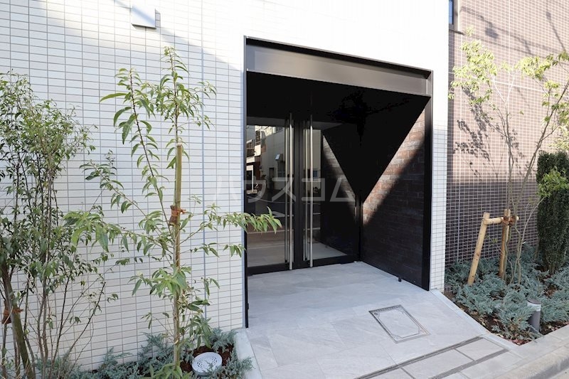 15/23 エントランス