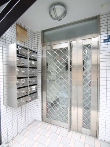 21/29 エントランス