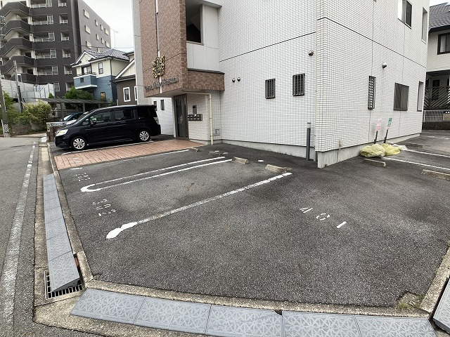 25/30 駐車場