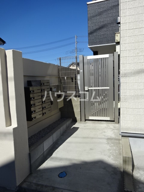 21/23 エントランス