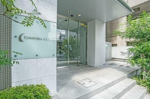 15/23 エントランス