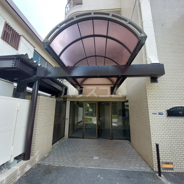 13/21 エントランス