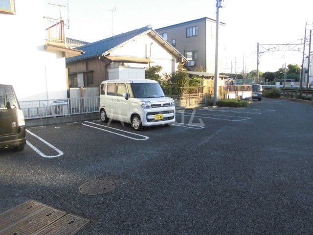 21/28 駐車場