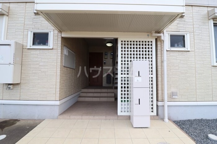 18/21 エントランス