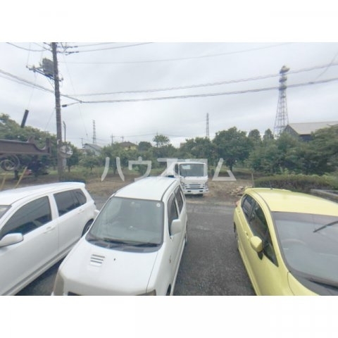 2/13 駐車場