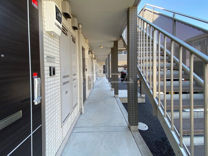 19/23 エントランス