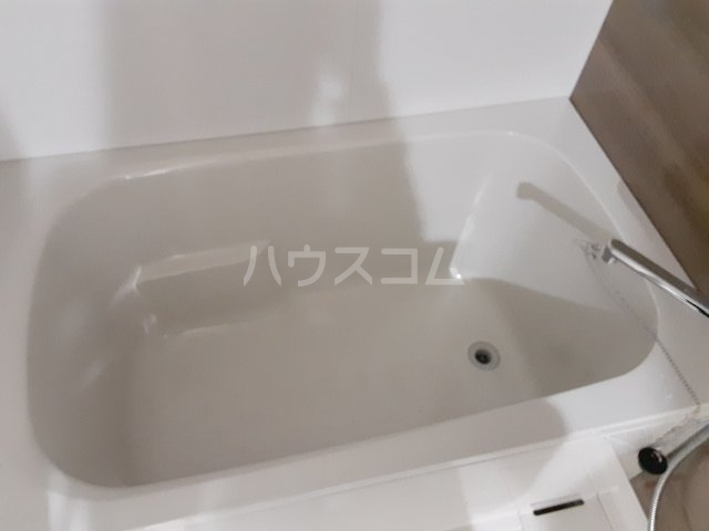 13/28 浴室