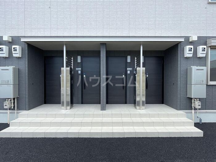 16/26 エントランス