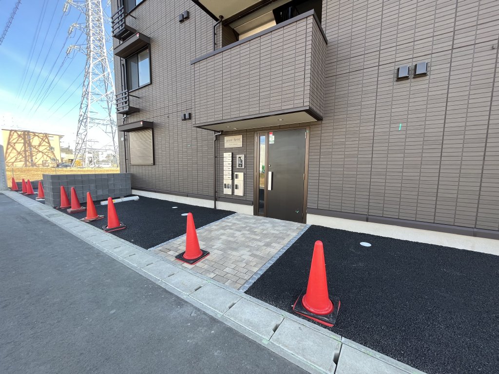 28/30 エントランス