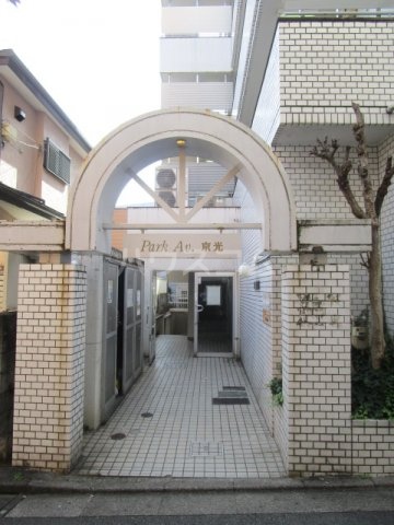 23/29 エントランス