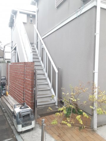 24/30 エントランス