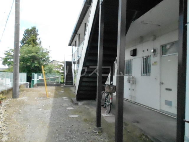 24/30 エントランス