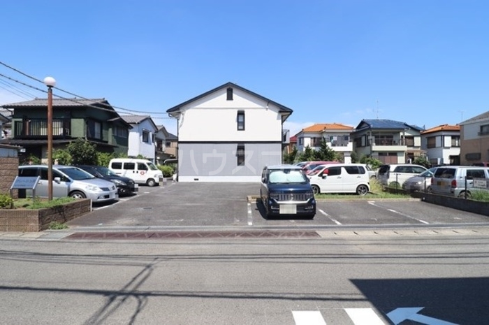 18/28 駐車場