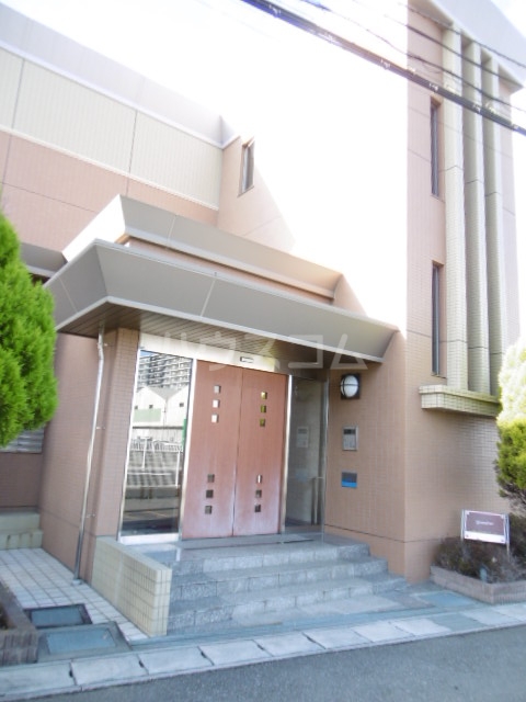 22/24 エントランス