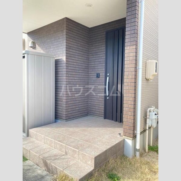 21/30 エントランス