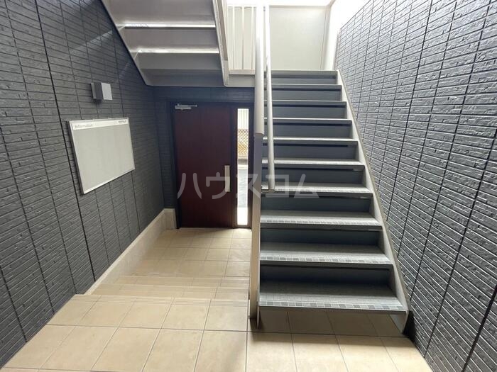 2/4 エントランス