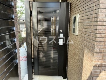 22/30 エントランス