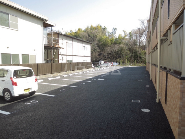 20/30 駐車場
